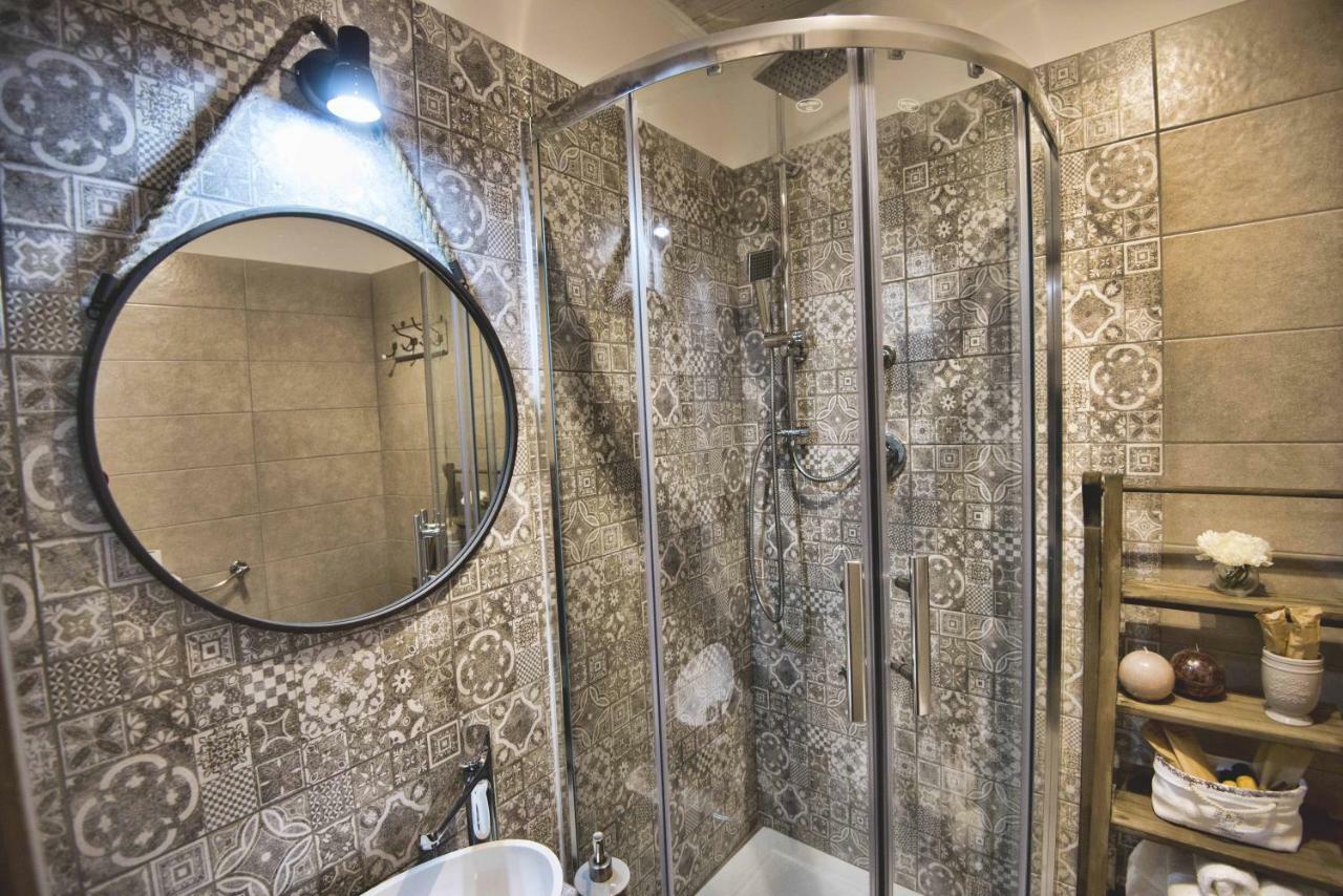 Elegant B&B - Il Vicolo Storico Salerno Luaran gambar