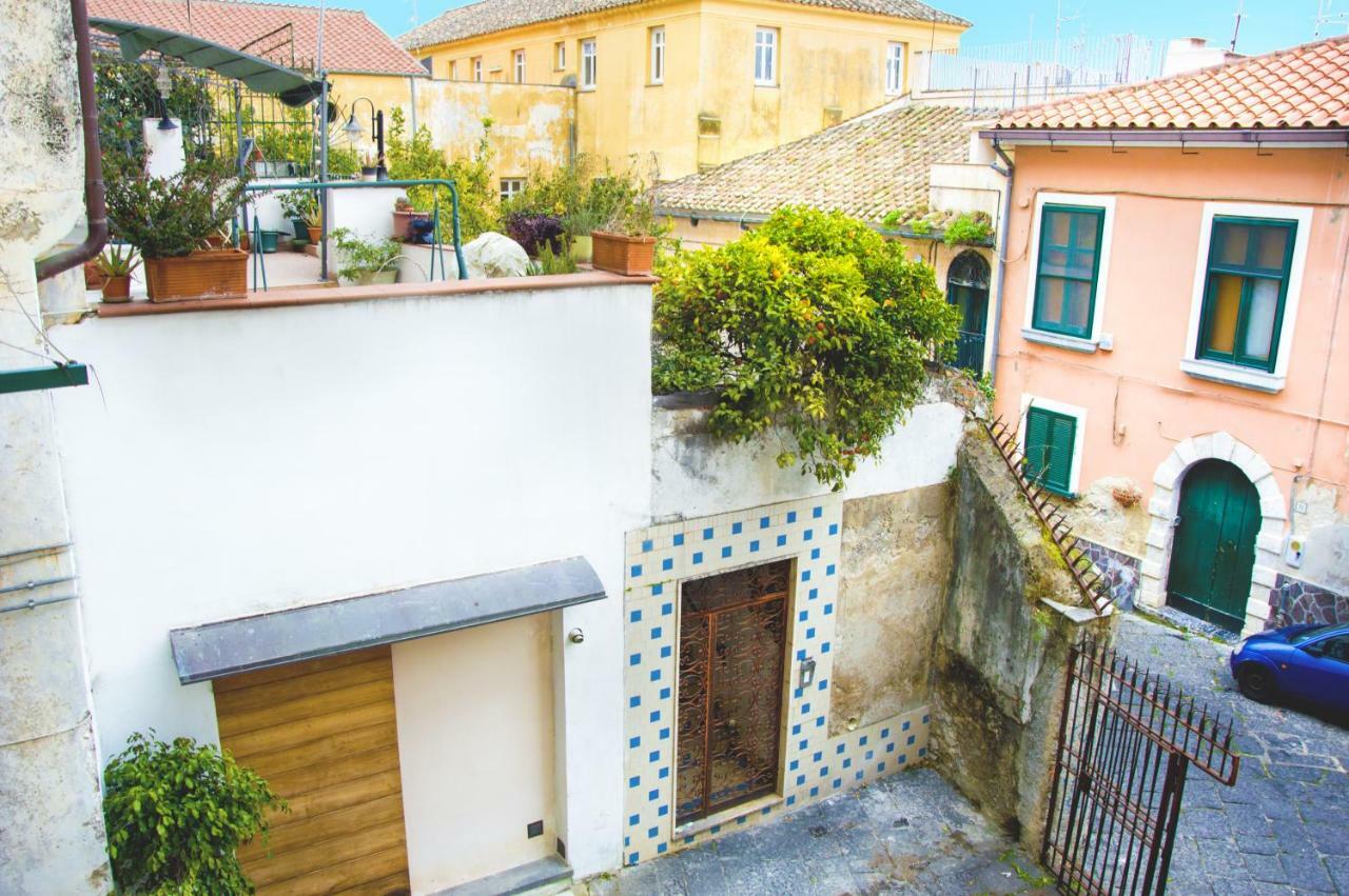 Elegant B&B - Il Vicolo Storico Salerno Luaran gambar